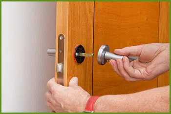 Neighborhood Locksmith Services Tucson, AZ 520-368-3228 - 14-install-new-Lock